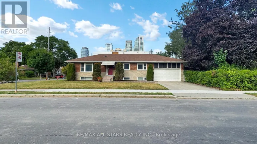 105 BETTY ANN DRIVE, Toronto (Willowdale West), Ontario M2N1X1