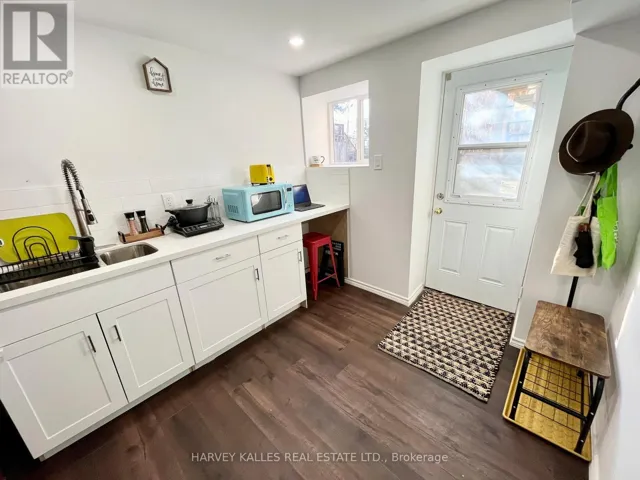 LOWER - 26 LEYTON AVENUE, Toronto (Oakridge), Ontario M1L3T4