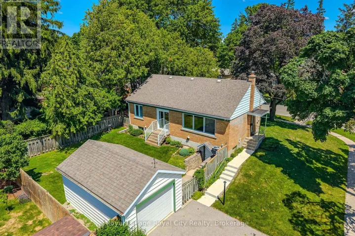 31 TORRANCE CRESCENT, Guelph (Exhibition Park), Ontario N1H1T5