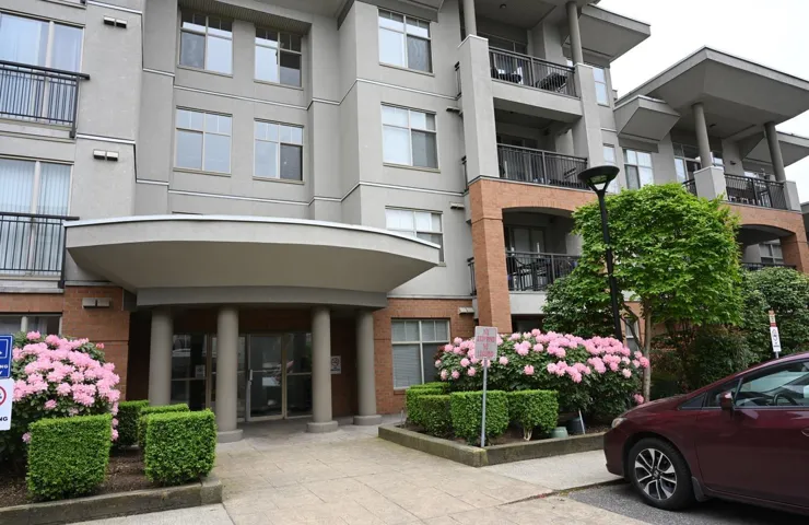 202 33545 RAINBOW AVENUE, Abbotsford, British Columbia V2S0B9