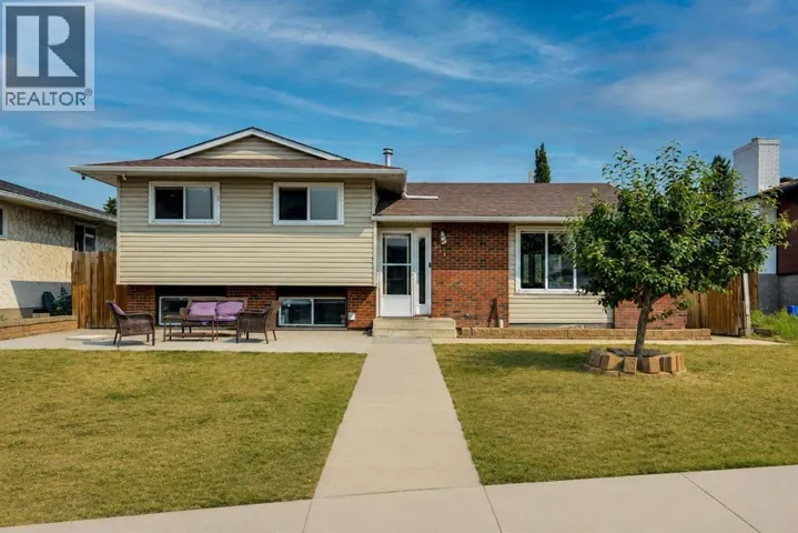 212 Pinetree Place NE, Calgary, Alberta T1Y1M3