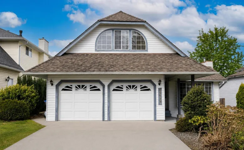 15929 88A AVENUE, Surrey, British Columbia V4N2X9