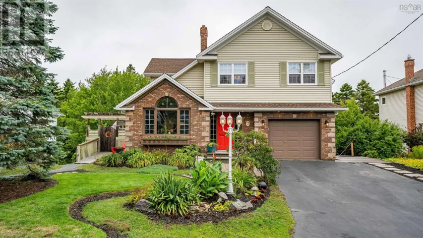 17 Oakley Avenue, Halifax, Nova Scotia B3M3G6