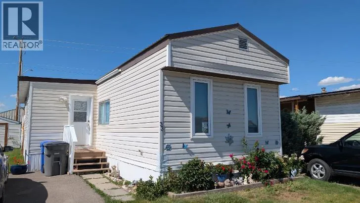 33, 5853 4 Street W, Claresholm, Alberta T0L0T0