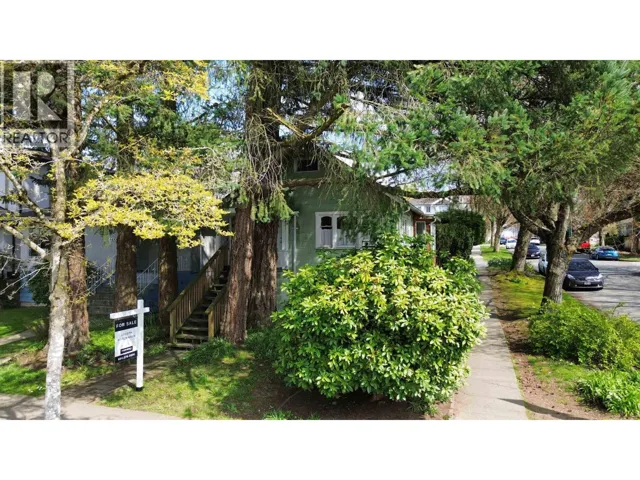 4496 ONTARIO STREET, Vancouver, British Columbia V5V3H1