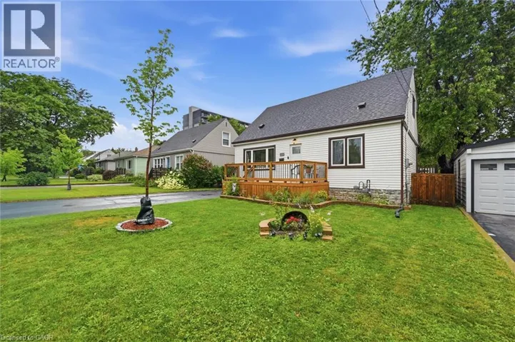 450 EAST 42ND Street, Hamilton, Ontario L8T3B3