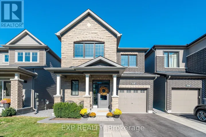 17 ALLAN MOORE PLACE, Ottawa, Ontario K2S2A9