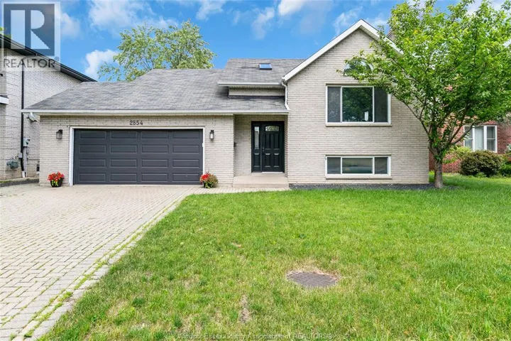 2854 MANGIN CRESCENT, Windsor, Ontario N9E4K7
