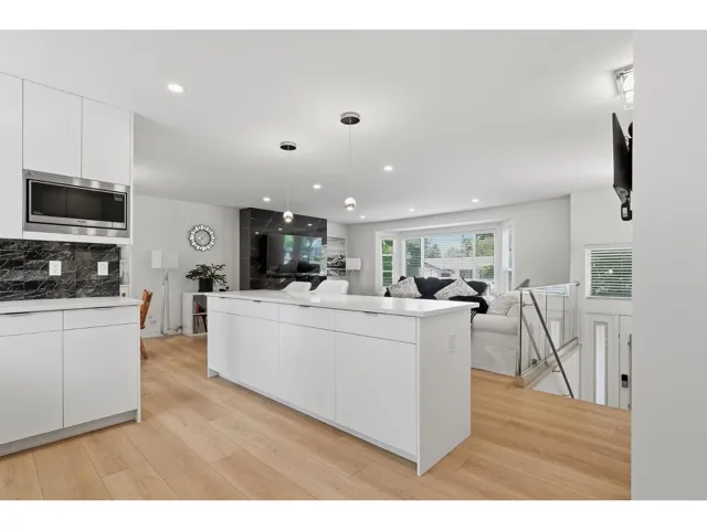 14348 GLADSTONE DRIVE, Surrey, British Columbia V3R5R9