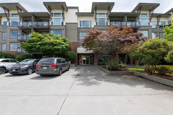 114 33539 HOLLAND AVENUE, Abbotsford, British Columbia V2S0C6