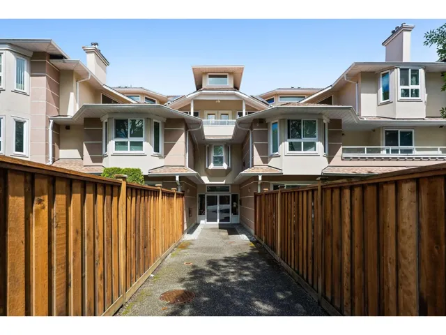 302 19721 64 AVENUE, Langley, British Columbia V2Y1L1