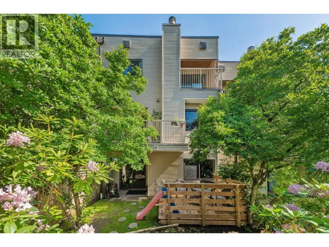 110 1210 FALCON DRIVE, Coquitlam, British Columbia V3E2E5