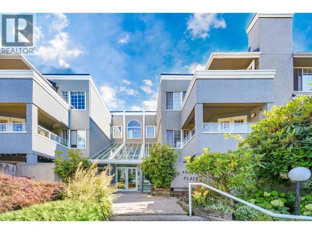 309 125 W 18TH STREET, North Vancouver, British Columbia V7M1W5