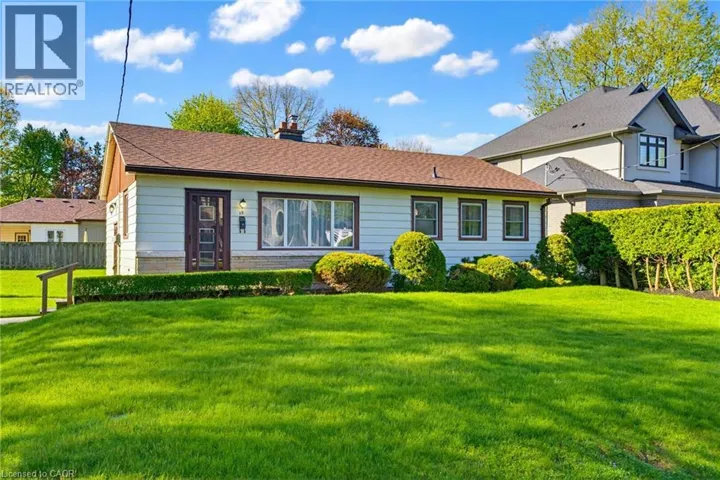 10 OAKLEY Court, Ancaster, Ontario L9G1T5