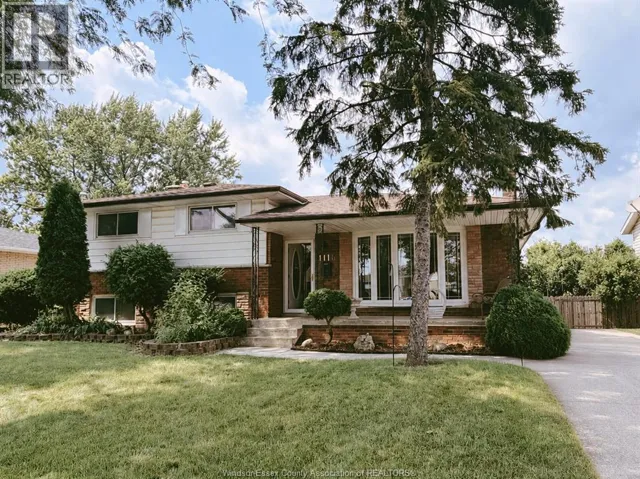 1116 SUMACH CRESCENT, Windsor, Ontario N8S2S4