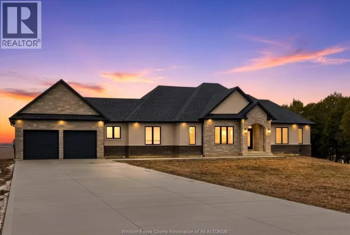 418 COUNTY RD 34, Kingsville, Ontario N8H3V6