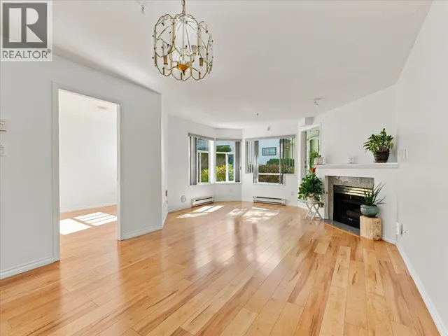 207 3638 RAE AVENUE, Vancouver, British Columbia V5R2P5