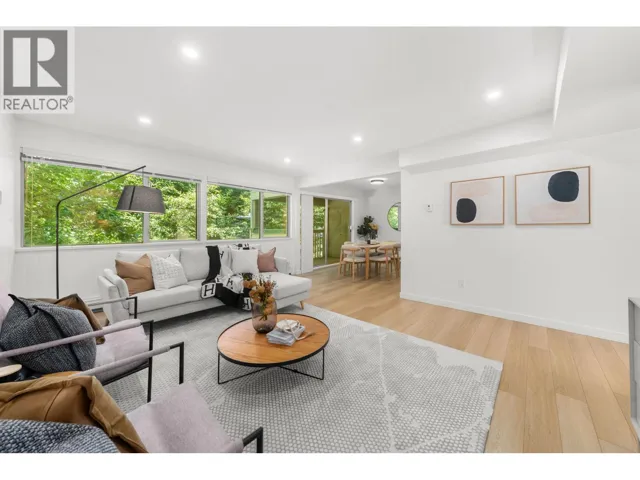 879 WESTVIEW CRESCENT, North Vancouver, British Columbia V7N2L5