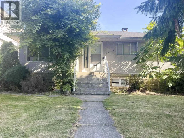 5010 LORRAINE AVENUE, Burnaby, British Columbia V5G2S2