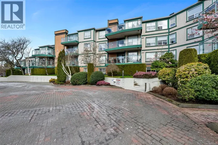212 899 Darwin Ave, Saanich, British Columbia V8X2X7
