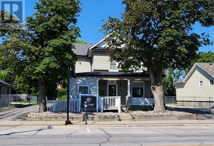 UNIT 2 - 30 PINE STREET, Collingwood, Ontario L9Y2N7