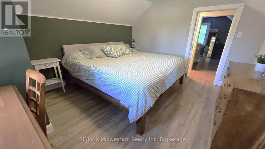 780