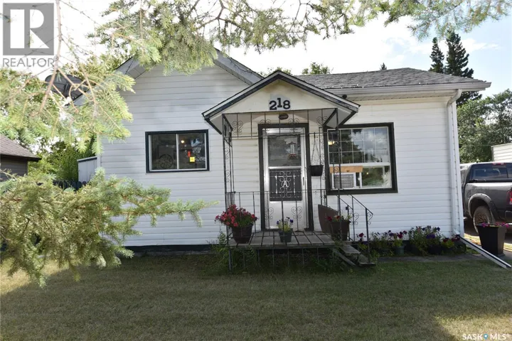 218 4A STREET E, Nipawin, Saskatchewan S0E1E0