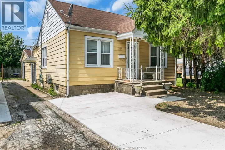 3337 RIBERDY ROAD, Windsor, Ontario N8W3V3
