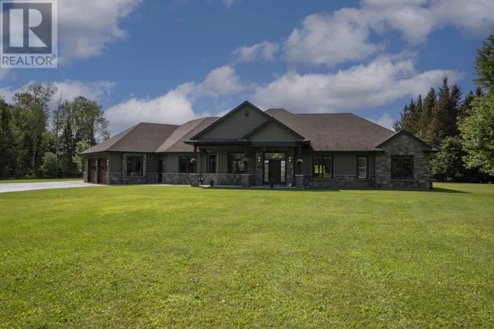 2422 Broadway Ave, Thunder Bay, Ontario P7K1K7