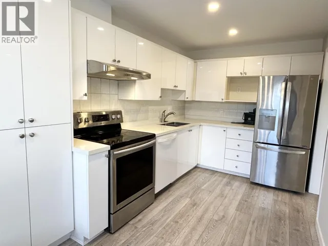 105 5875 IMPERIAL STREET, Burnaby, British Columbia V5J1G4