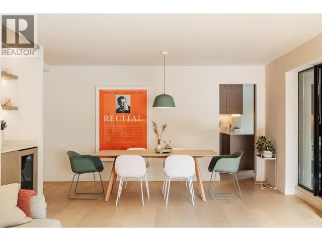 102 2140 BRIAR AVENUE, Vancouver, British Columbia V6L3E3