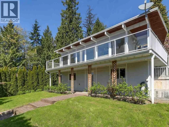 1720 QUEENS AVENUE, West Vancouver, British Columbia V7V2X7