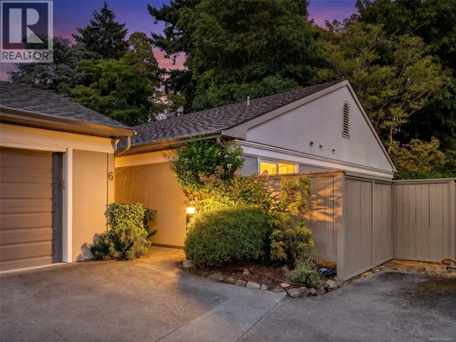 6 735 Moss St, Victoria, British Columbia V8V4N9