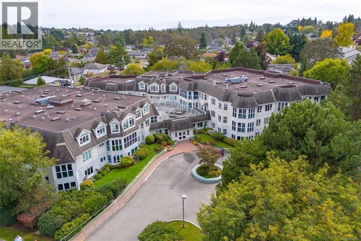 409 1521 Church Ave, Saanich, British Columbia V8P5T7