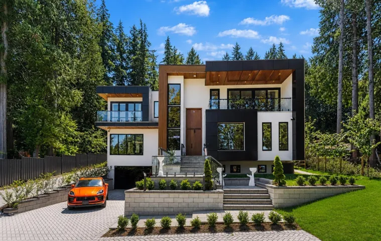 13046 CRESCENT ROAD, Surrey, British Columbia V4P1J8