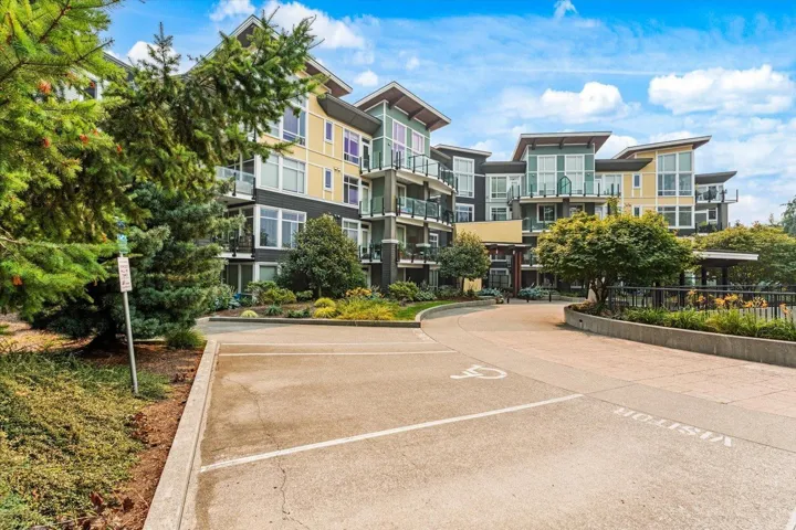 311 45389 CHEHALIS DRIVE, Garrison Crossing, Chilliwack, British Columbia V2R0T9