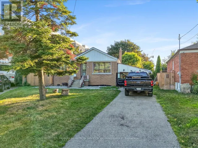 19 WIGAN CRESCENT, Toronto (Clanton Park), Ontario M3H3A3