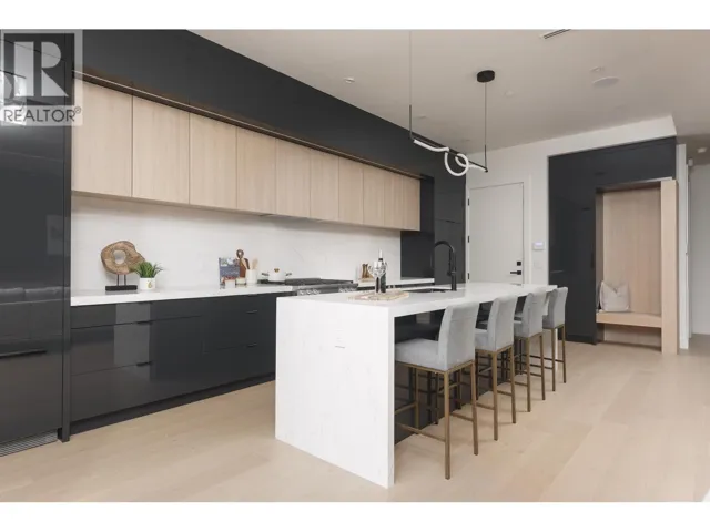 2 3232 W 38TH AVENUE, Vancouver, British Columbia V6N2X6