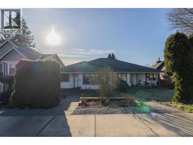 1038 WALLS AVENUE, Coquitlam, British Columbia V3K2T7