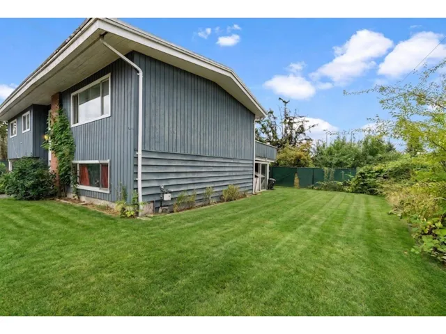 14042 110 AVENUE, Surrey, British Columbia V3R1Z2