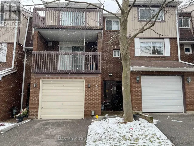 6 DUNKELD WAY, Markham (Royal Orchard), Ontario L3T4Y9