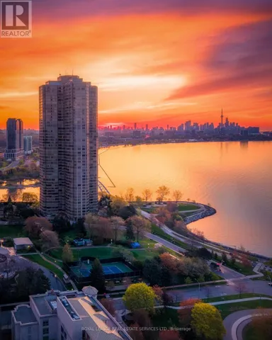 2812 - 1 PALACE PIER COURT, Toronto (Mimico), Ontario M8V3W9