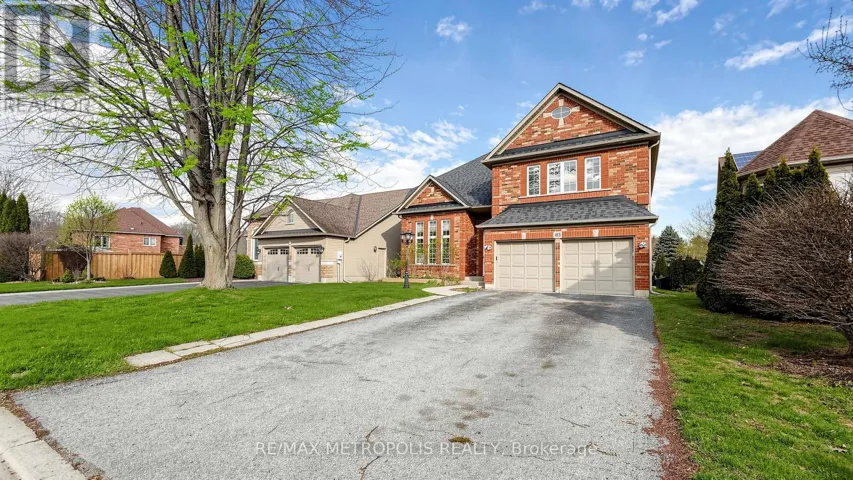 183 VALMONT COURT, Hamilton (Ancaster), Ontario L9G5A1