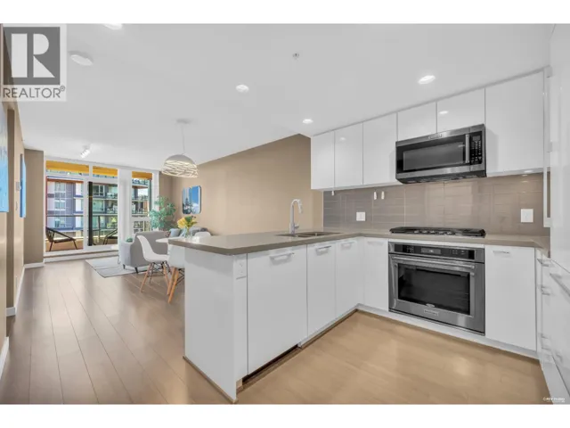 2605 3093 WINDSOR GATE, Coquitlam, British Columbia V3B0N2
