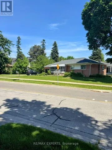 69 LLOYD MANOR ROAD, Toronto (Princess-Rosethorn), Ontario M9B5J1
