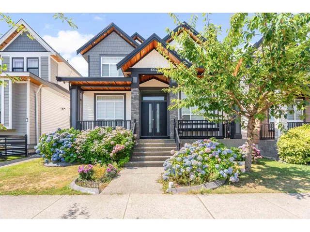 6647 121A STREET, Surrey, British Columbia V3W0H8