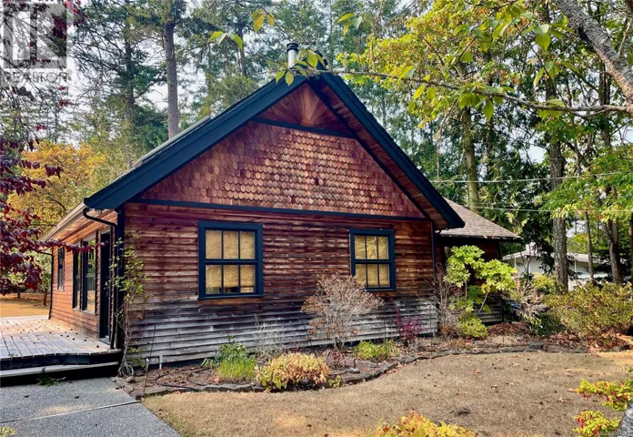 649 Woodcreek Dr, North Saanich, British Columbia V8L5K5