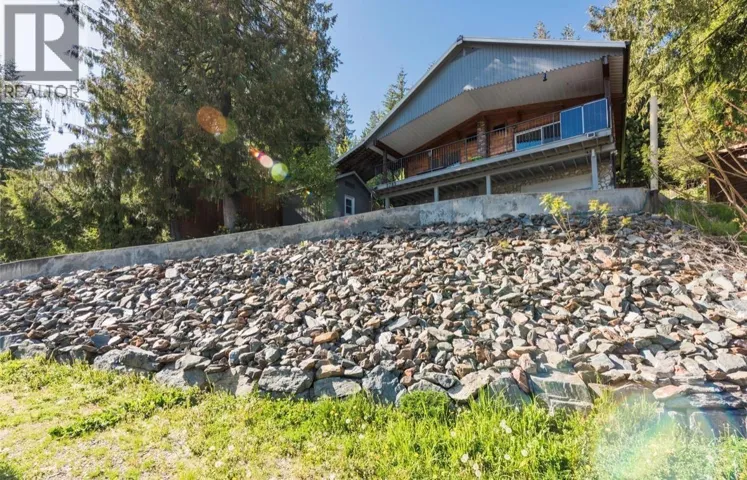 5785 SEYMOUR Road, Celista, British Columbia V0E1M6