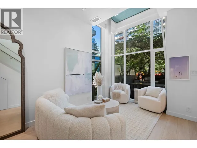 141 E 1ST AVENUE, Vancouver, British Columbia V6A0E8
