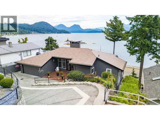 354 AVALON DRIVE, Gibsons, British Columbia V0N1V8